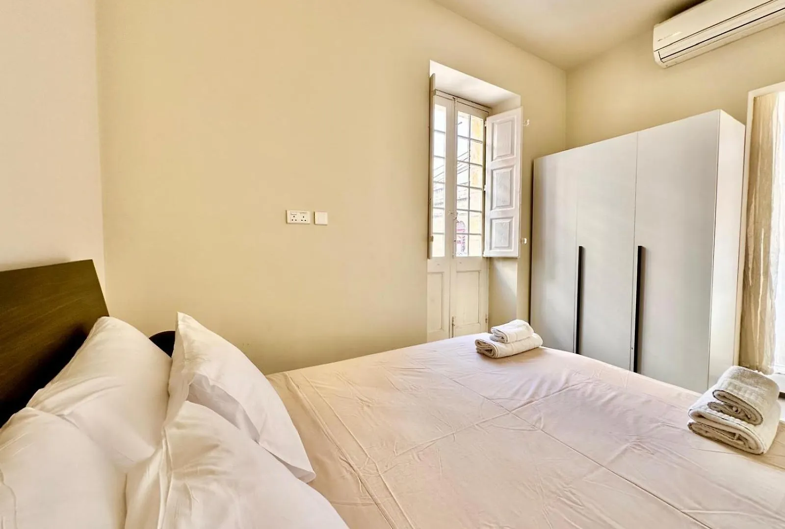 Charming Flat Off The Sea Front Apartment Gzira